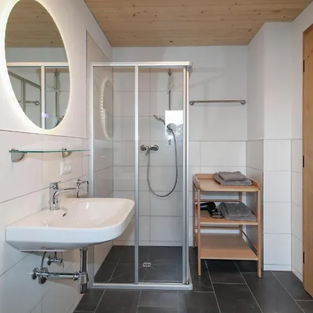 Apartment Mit 1 Schlafzimmer * Raggal